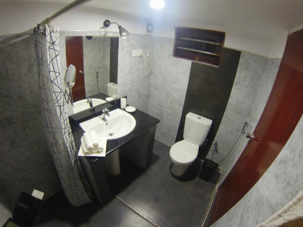Marina Resort Mirissa Bagian luar foto